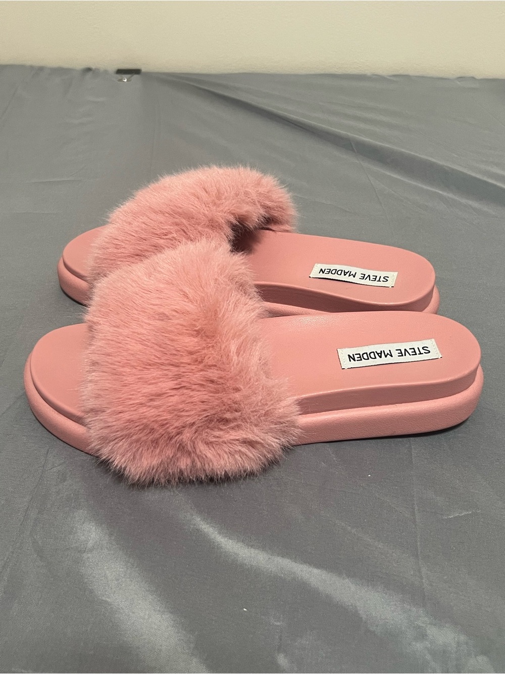 Steve Madden Delphina Faux Fur Slippers Pink Size 8.5M Super Soft Faux Fur